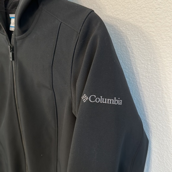 Columbia Rain Coat - Picture 3 of 8